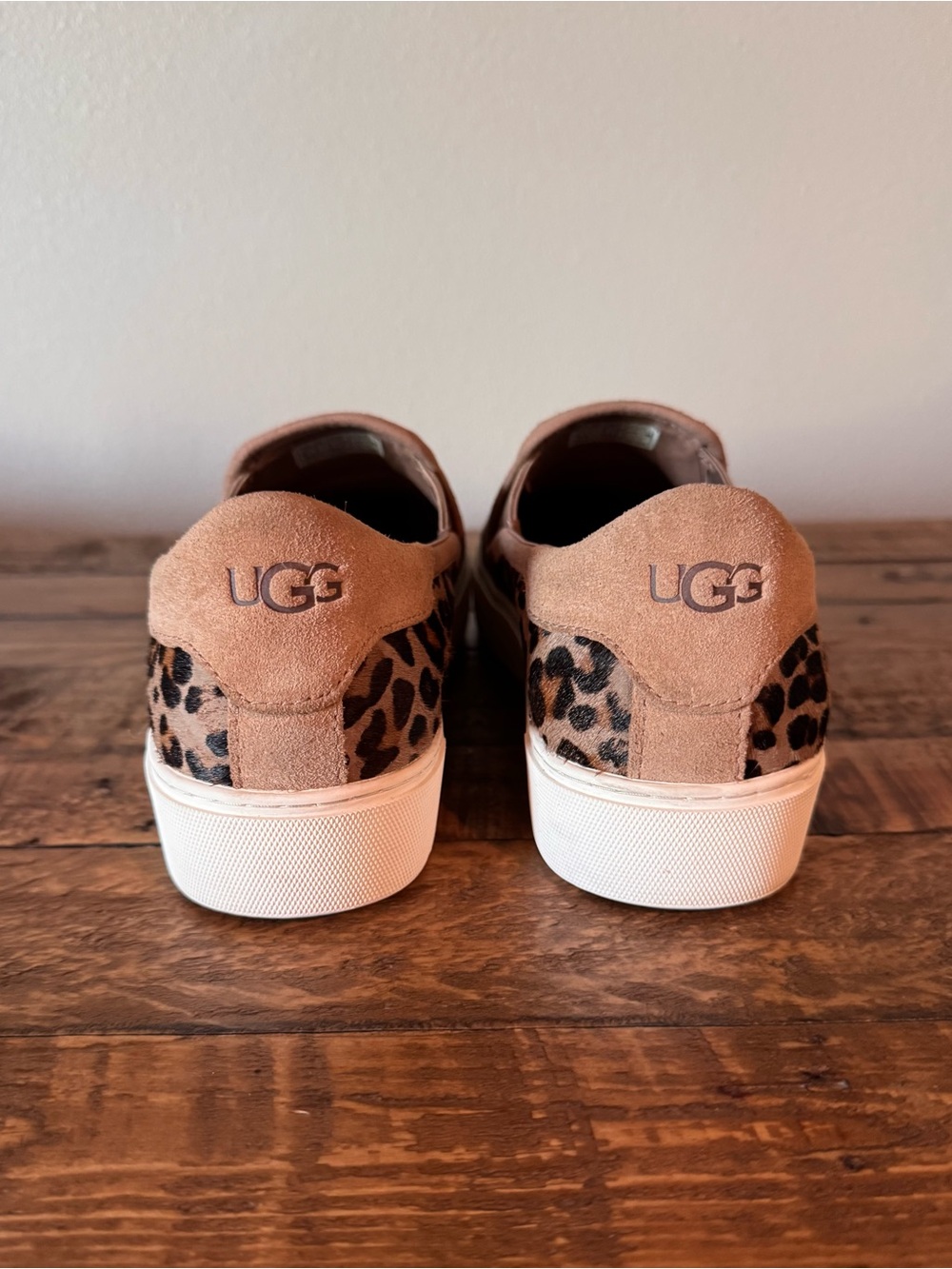 UGG Women’s Jass Exotic Leopard Slip-On Platform Sneakers Size 10 - Picture 5 of 12
